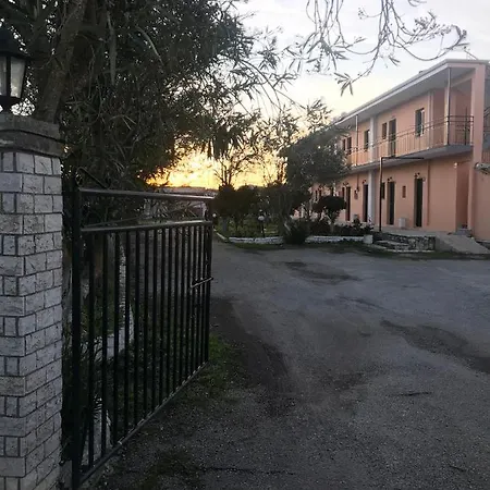 公寓 Banos And Swimming Pool