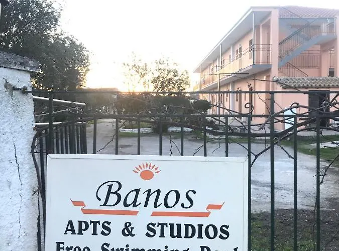 Banos And Swimming Pool