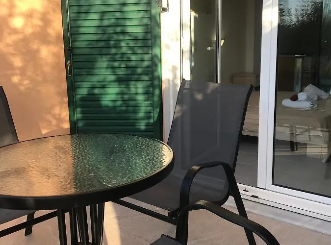 Apartment Banos And Swimming Pool *