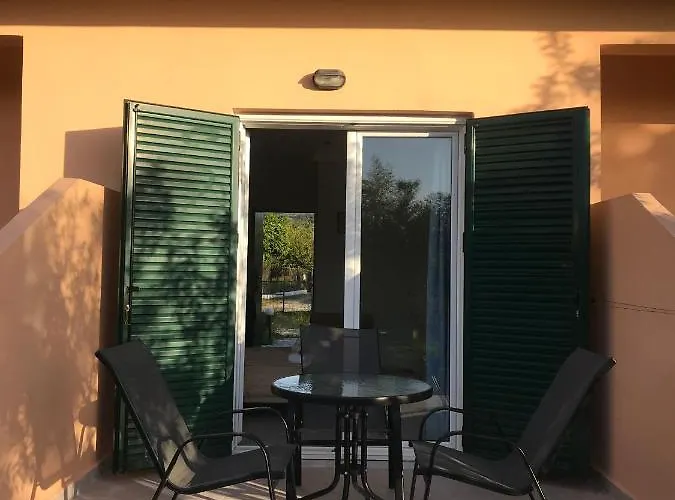 Banos And Swimming Pool Apartment *