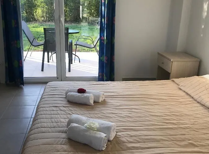 Banos And Swimming Pool Apartment