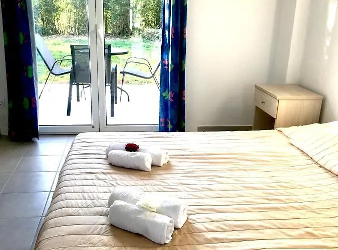 Banos And Swimming Pool Apartment Roda (Corfu)