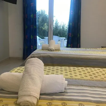 Banos And Swimming Pool