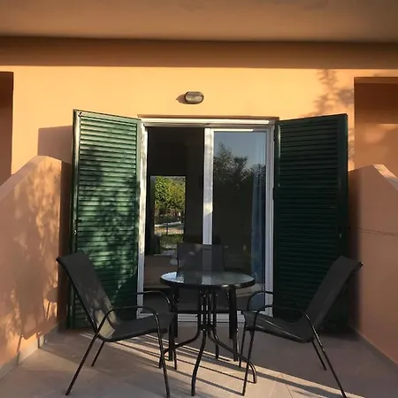 Banos And Swimming Pool Daire *