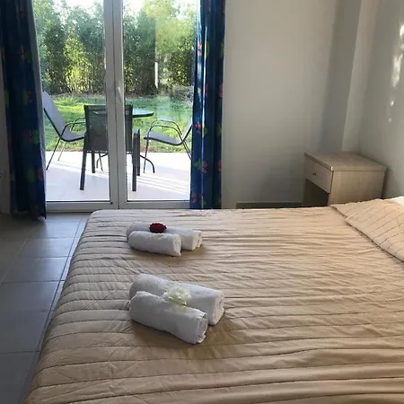 Banos And Swimming Pool Daire